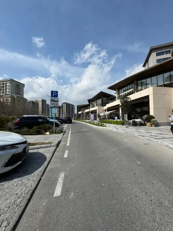 Satılır 2 otaqlı köhnə tikili 76 m²