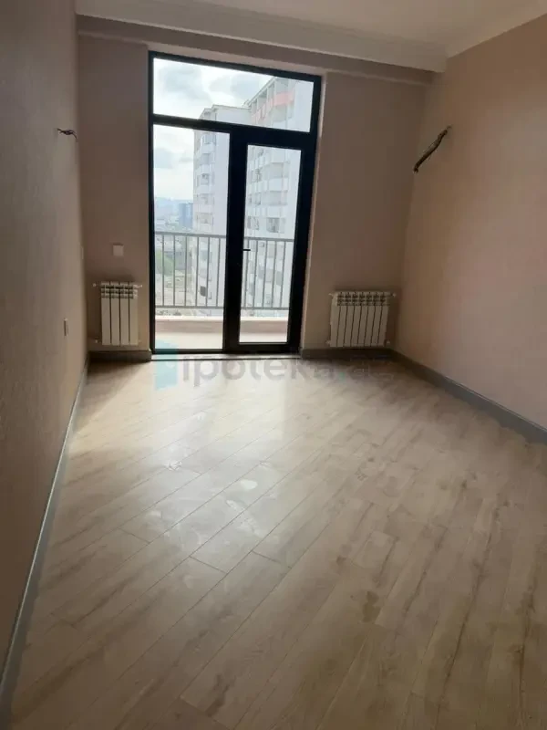 Satılır 2 otaqlı yeni tikili 60 m²