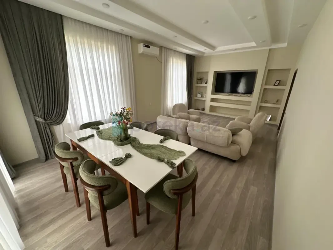 Satılır 3 otaqlı həyət evi 200 m²
