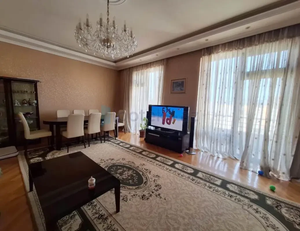 Satılır 4 otaqlı yeni tikili 155 m²