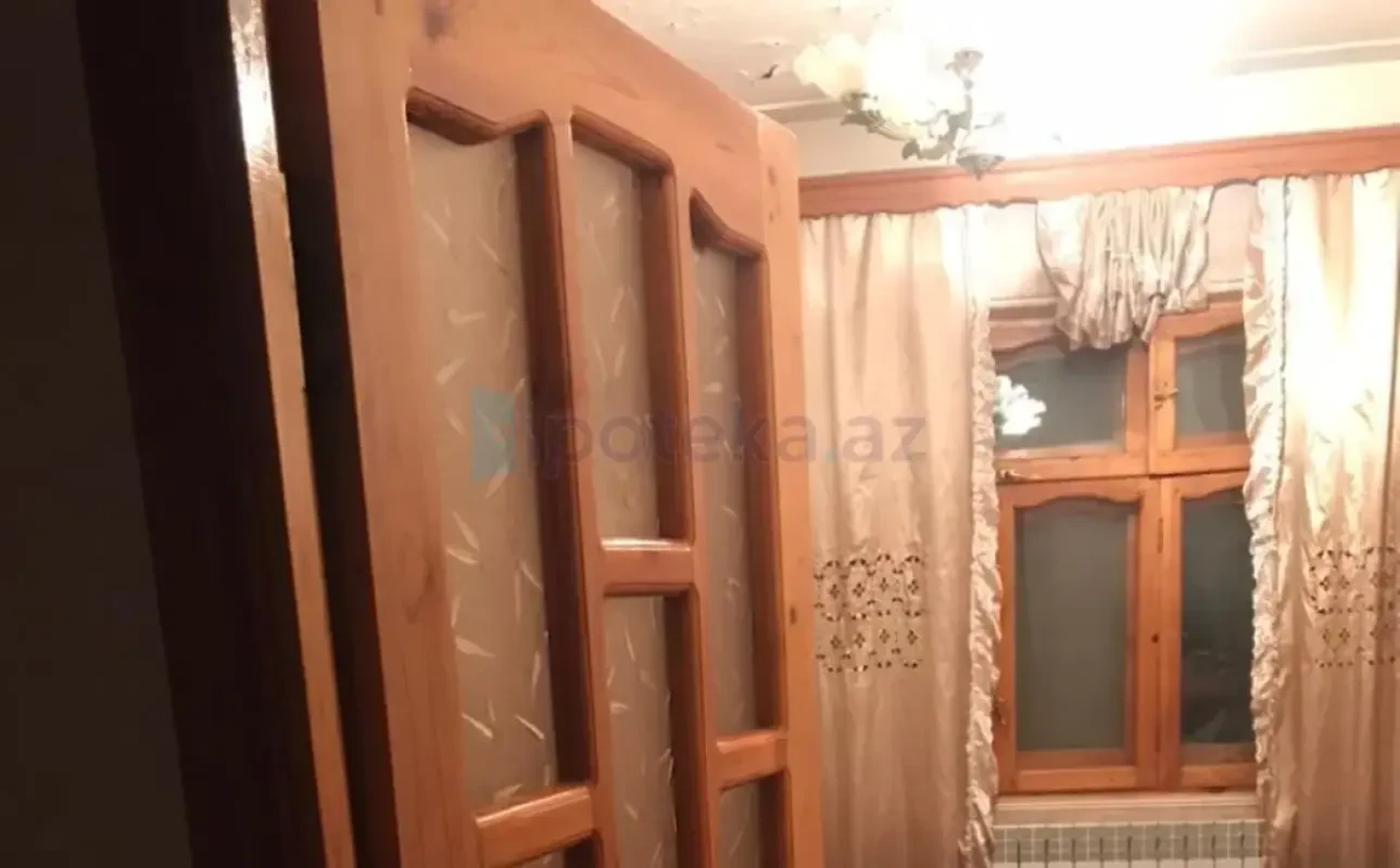 Satılır 2 otaqlı köhnə tikili 60 m²
