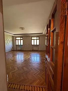 Satılır 3 otaqlı köhnə tikili 100 m² — Bakı, Əhmədli 3 otaq 100.00 m²
