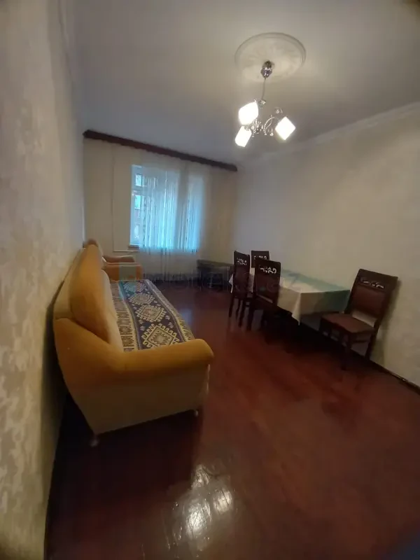 Satılır 3 otaqlı köhnə tikili 50 m²