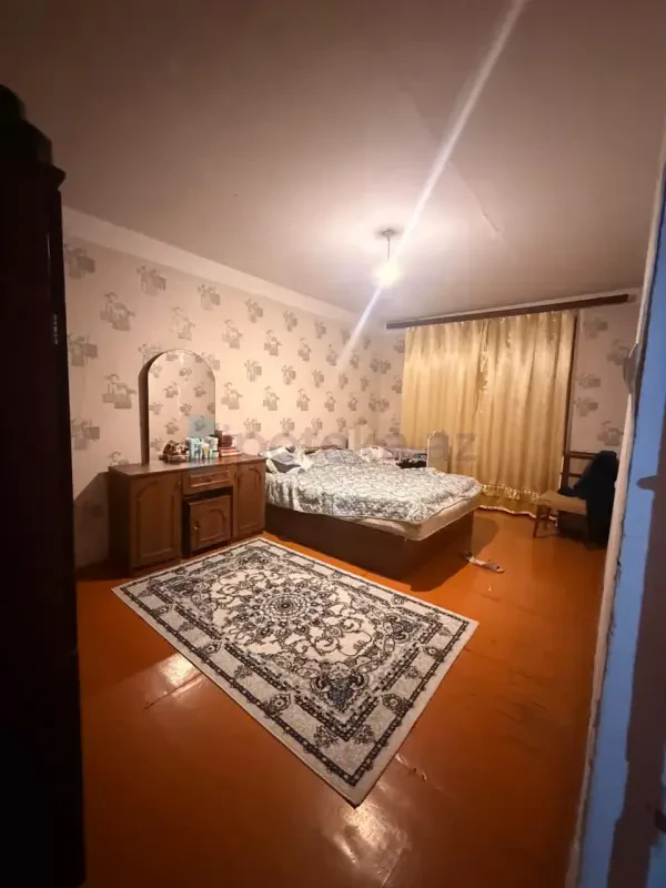 Satılır 3 otaqlı köhnə tikili 70 m²
