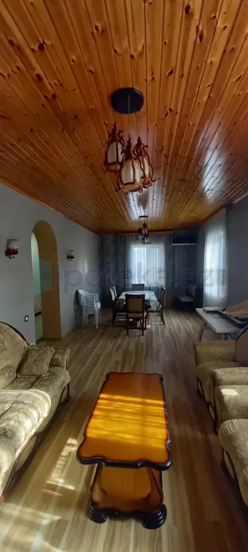 Satılır 5 otaqlı həyət evi 180 m²