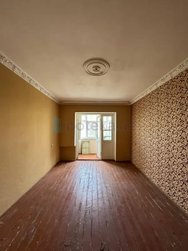 Satılır 3 otaqlı köhnə tikili 75 m²