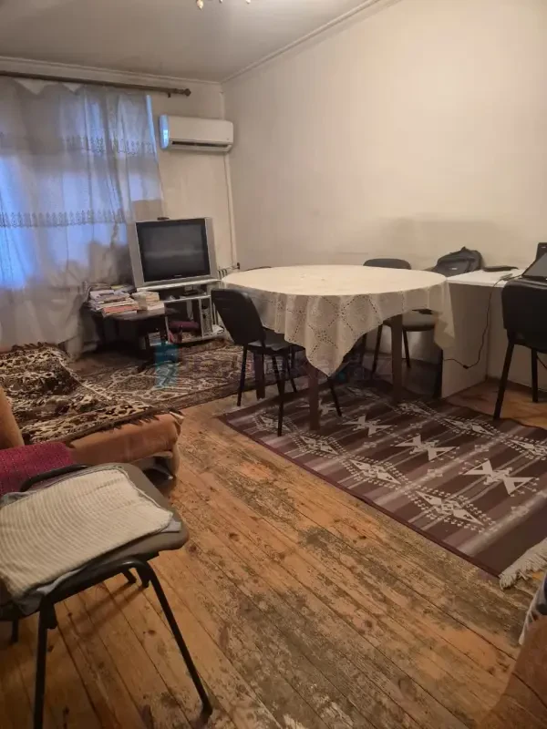 Satılır 1 otaqlı köhnə tikili 35 m²