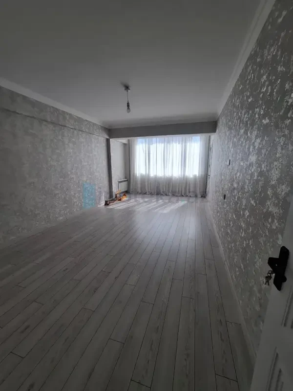 Satılır 2 otaqlı köhnə tikili 65 m²