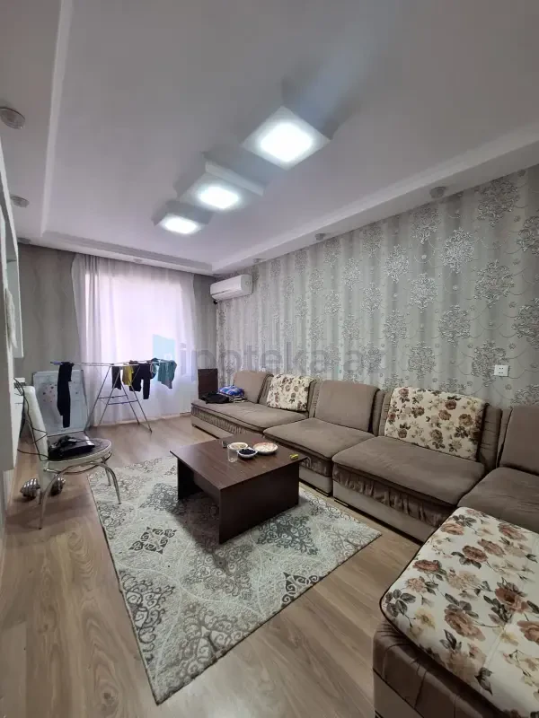 Satılır 3 otaqlı köhnə tikili 75 m²