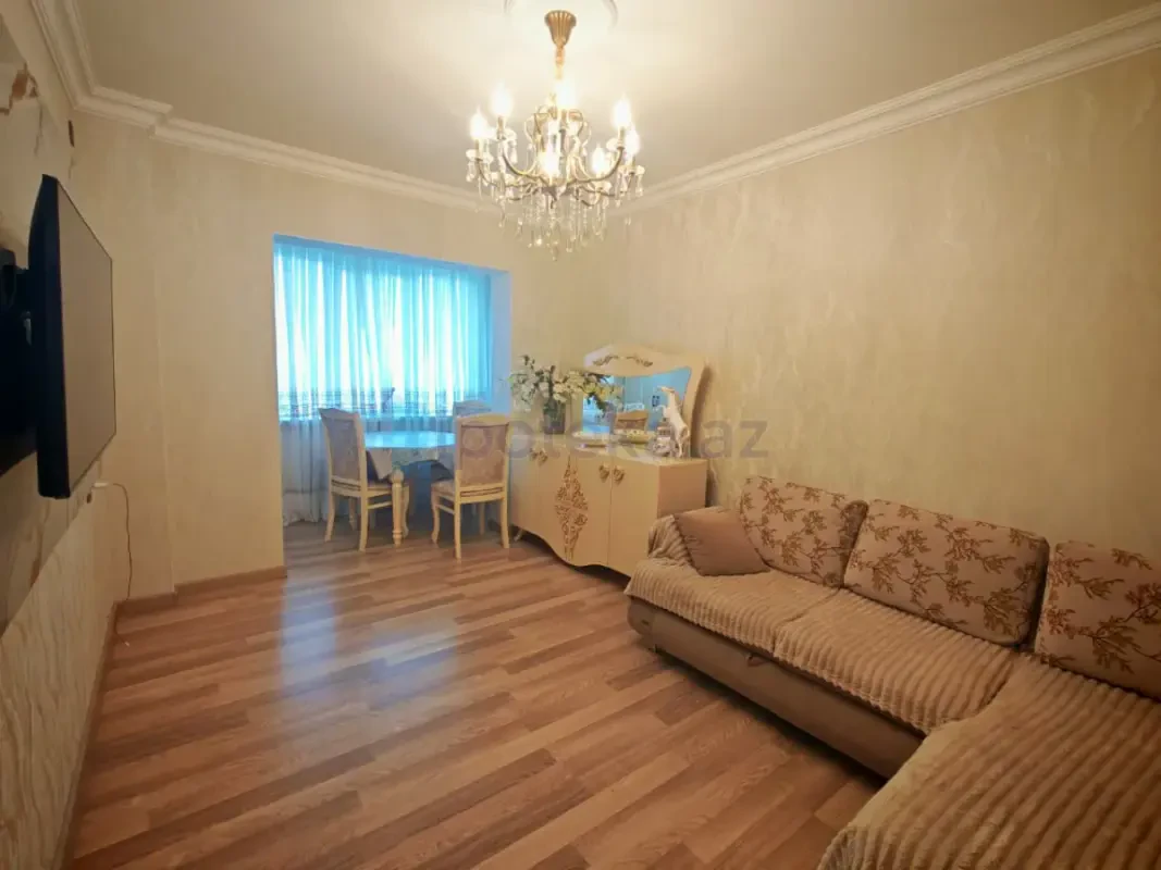Satılır 2 otaqlı köhnə tikili 60 m²