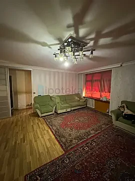 Satılır 2 otaqlı köhnə tikili 1350 m² — Bakı 2 otaq 1350.00 m²