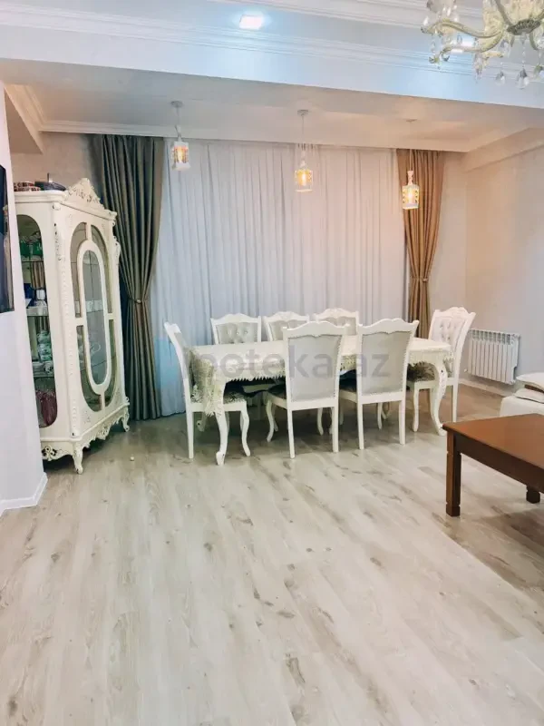 Satılır 3 otaqlı yeni tikili 95 m²