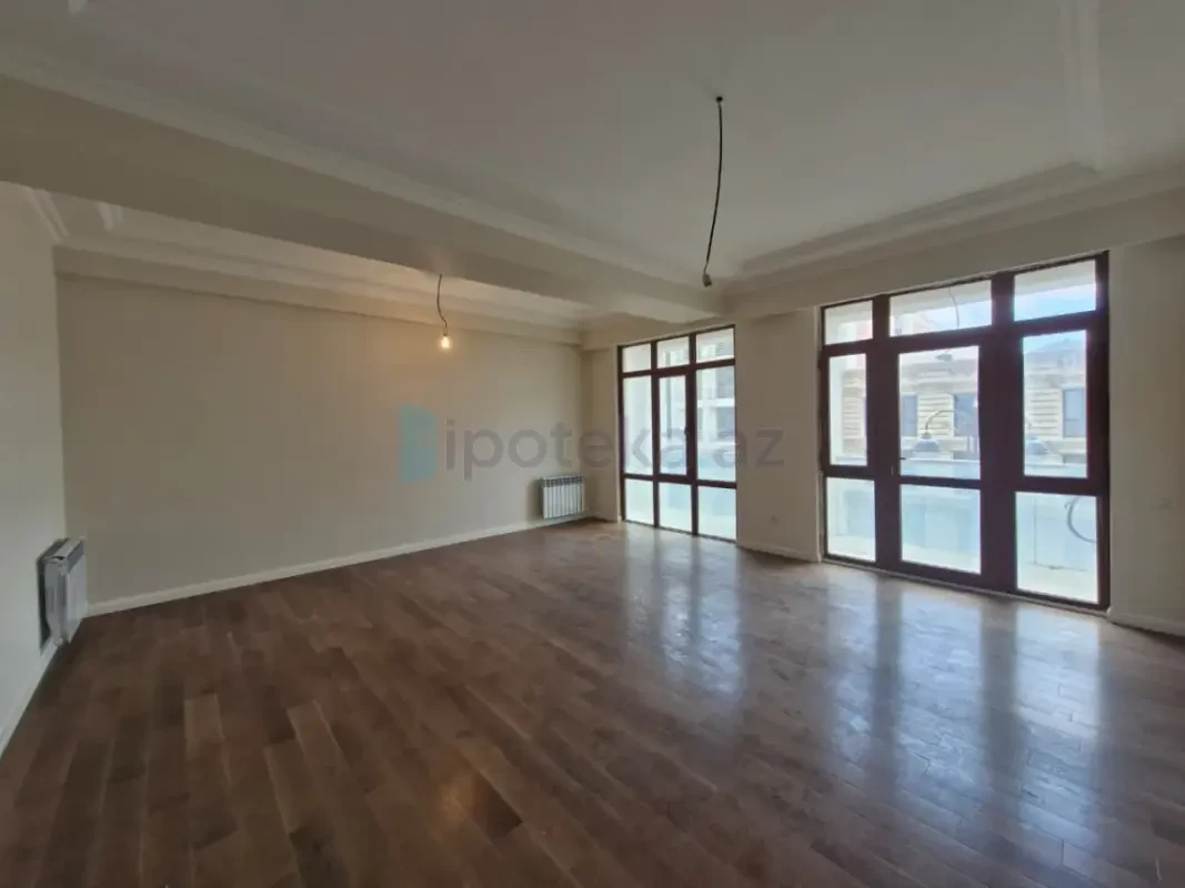 Satılır 3 otaqlı yeni tikili 129 m²