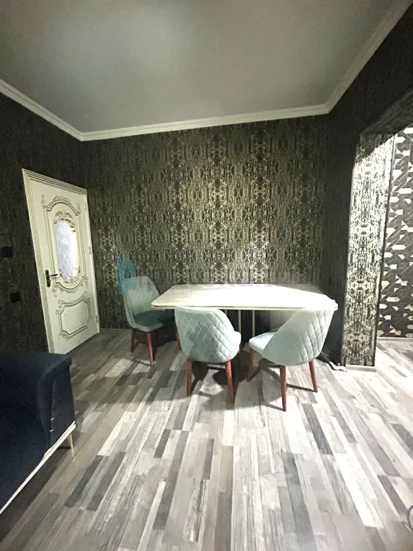 Satılır 2 otaqlı köhnə tikili 45 m²