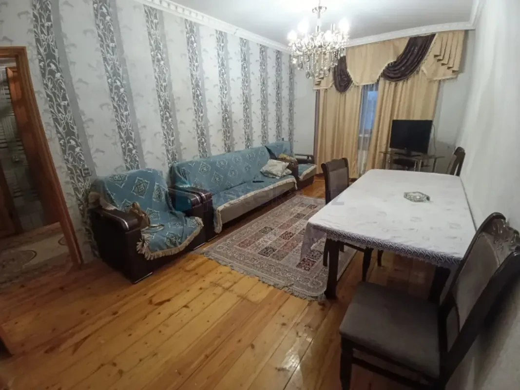 Satılır 3 otaqlı köhnə tikili 75 m²