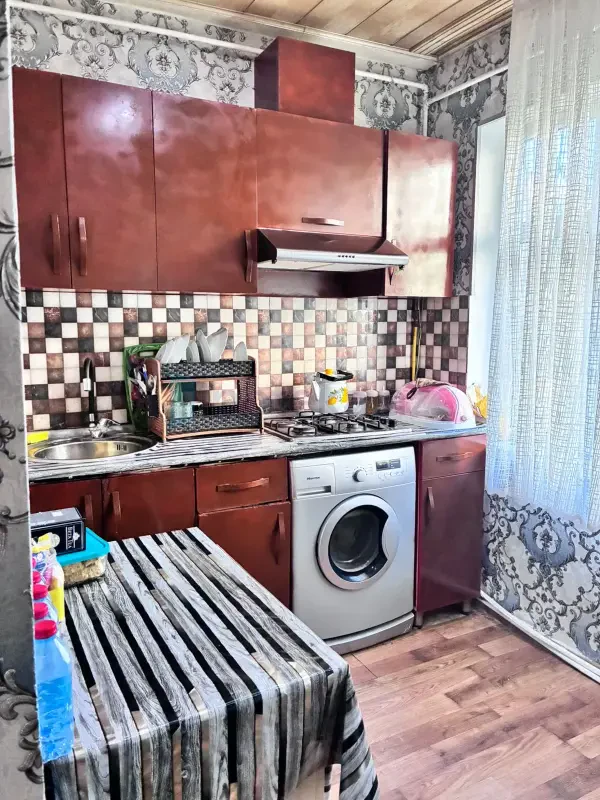 Satılır 2 otaqlı köhnə tikili 60 m²