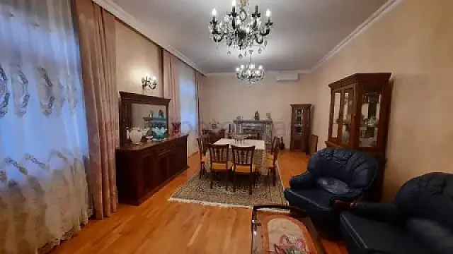 Satılır 6 otaqlı həyət evi 450 m² — Bakı, Bakıxanov 6 otaq 450.00 m²