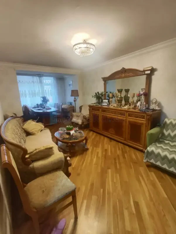 Satılır 3 otaqlı köhnə tikili 70 m²