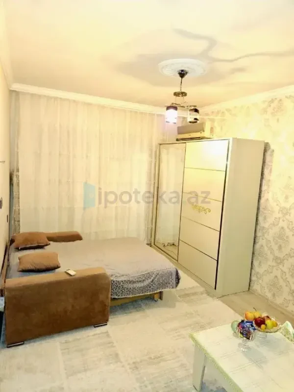 Satılır 1 otaqlı köhnə tikili 43 m²