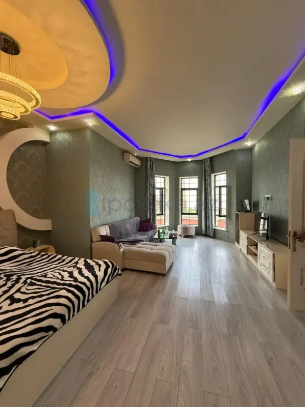 Satılır 4 otaqlı həyət evi 240 m²