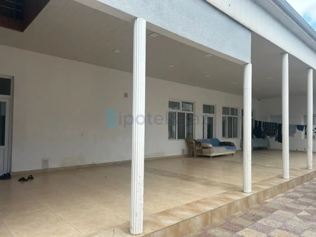 Satılır 8 otaqlı həyət evi 170 m²