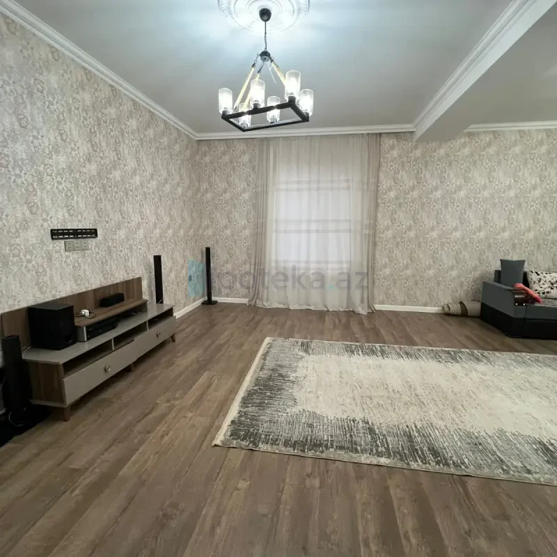 Satılır 5 otaqlı həyət evi 200 m²