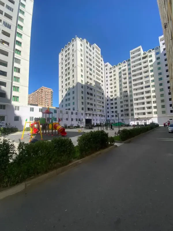 Satılır 4 otaqlı yeni tikili 175 m²
