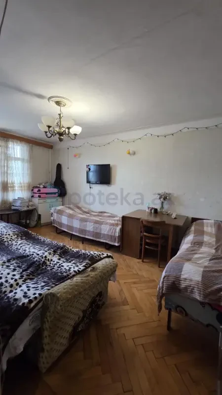 Satılır 1 otaqlı köhnə tikili 35 m²