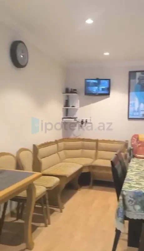 Satılır 5 otaqlı həyət evi 200 m²