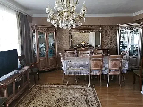 Satılır 4 otaqlı köhnə tikili 120 m² — Bakı, Nərimanov 4 otaq 120.00 m²