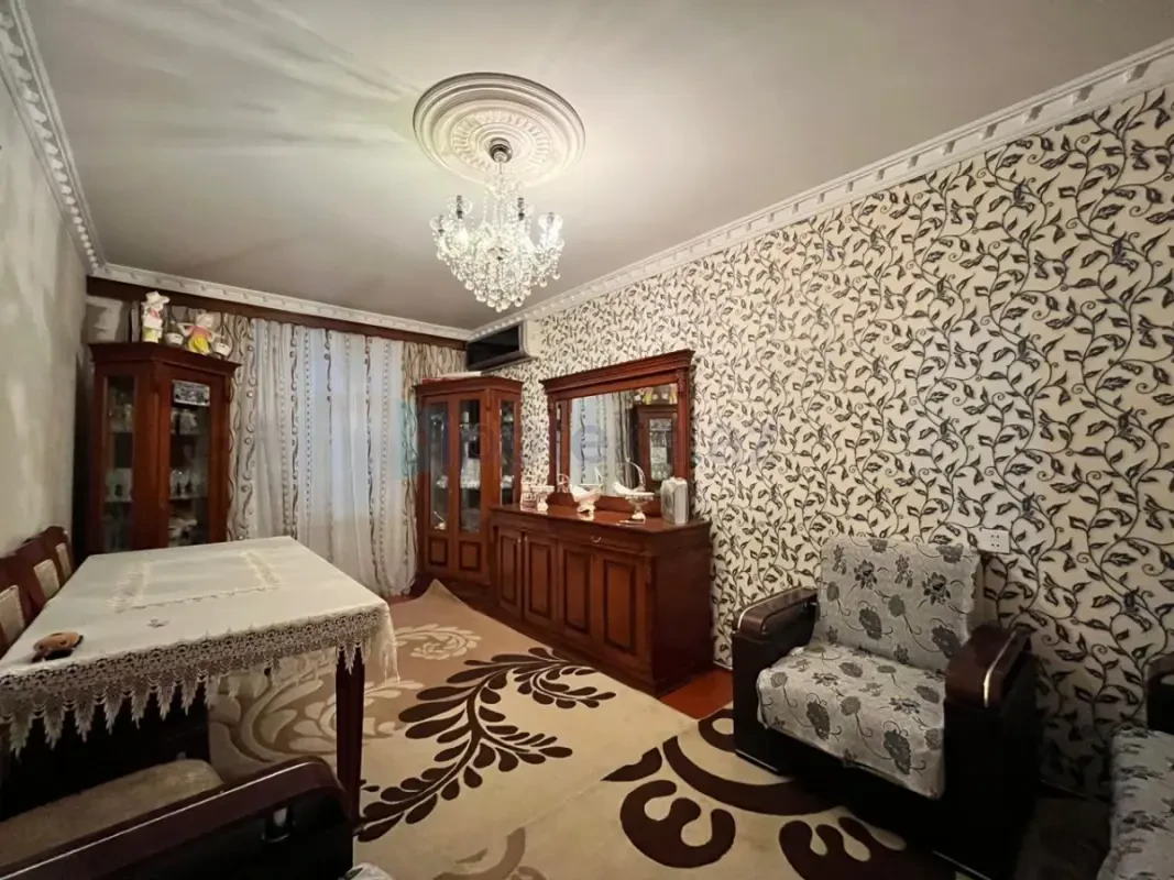 Satılır 5 otaqlı köhnə tikili 110 m²