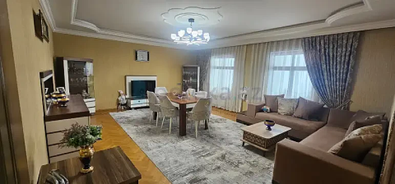 Satılır 4 otaqlı köhnə tikili 96 m² — Bakı, Nizami 4 otaq 96.00 m²