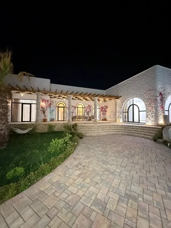 Satılır 4 otaqlı mənzil 200 m²