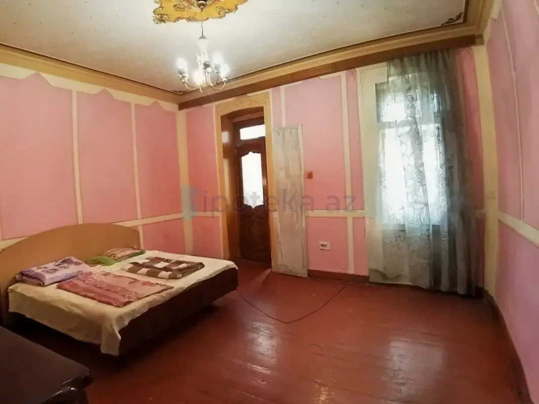 Satılır 3 otaqlı köhnə tikili 75 m²