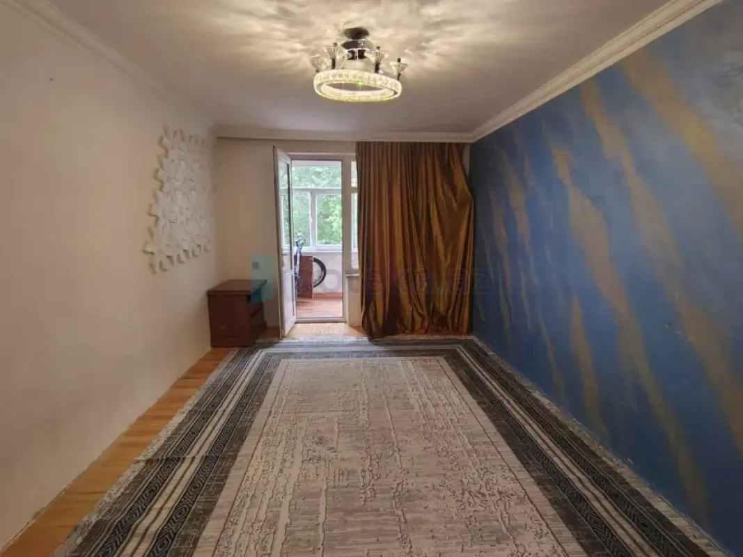 Satılır 3 otaqlı köhnə tikili 75 m²
