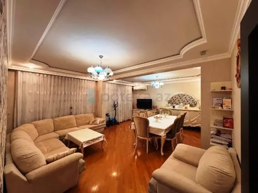 Satılır 5 otaqlı köhnə tikili 120 m²