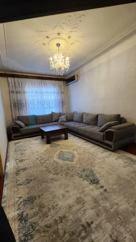 Satılır 5 otaqlı köhnə tikili 110 m²
