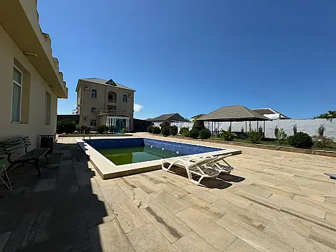 Satılır 8 otaqlı mənzil 750 m² — Bakı, Xəzər 8 otaq 750.00 m²