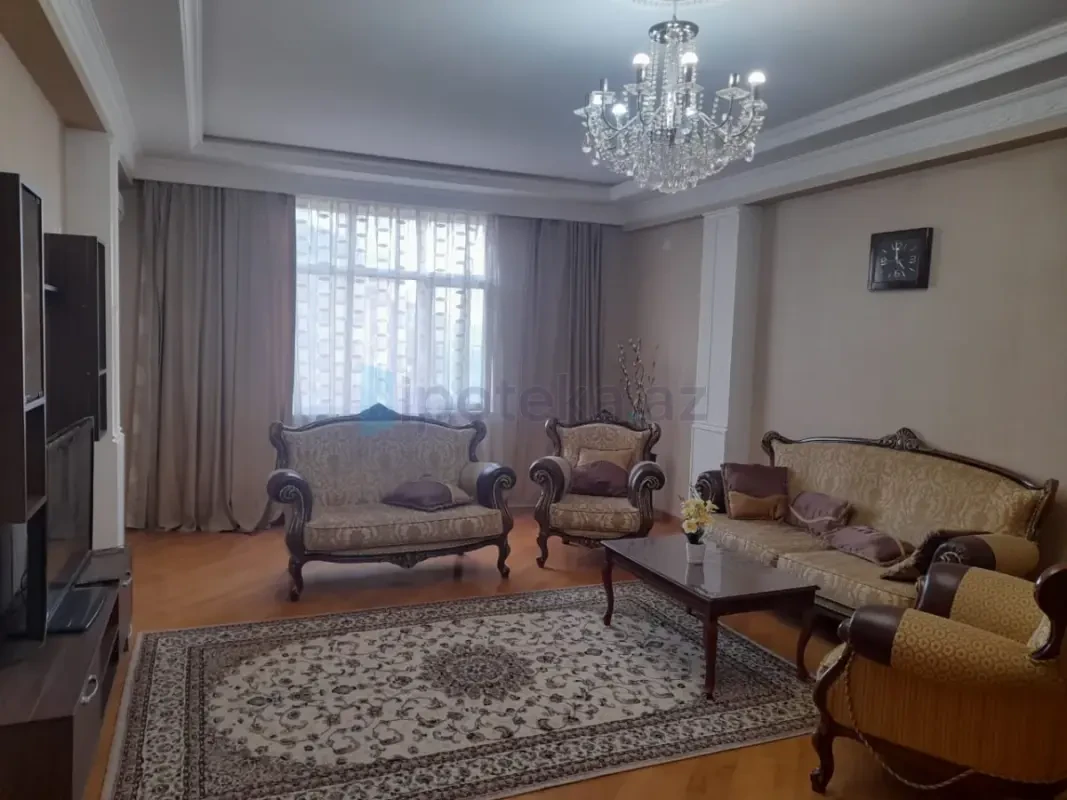 Satılır 4 otaqlı yeni tikili 170 m²