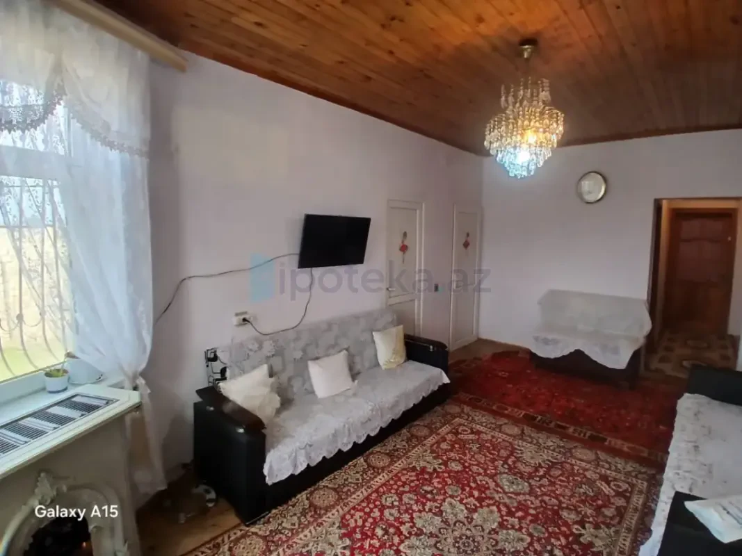 Satılır 5 otaqlı mənzil 120 m²