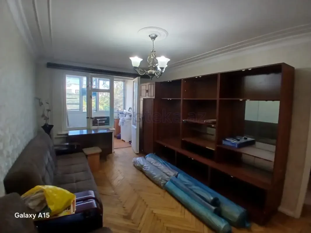 Satılır 2 otaqlı köhnə tikili 45 m²