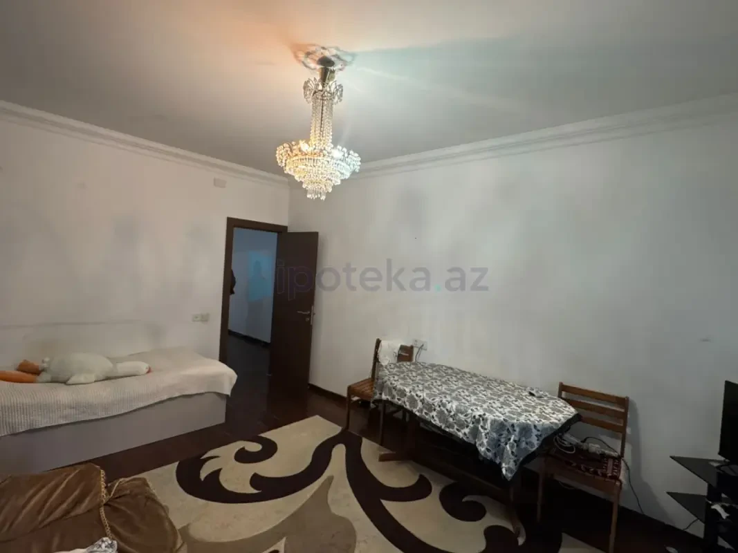 Satılır 2 otaqlı köhnə tikili 72 m²