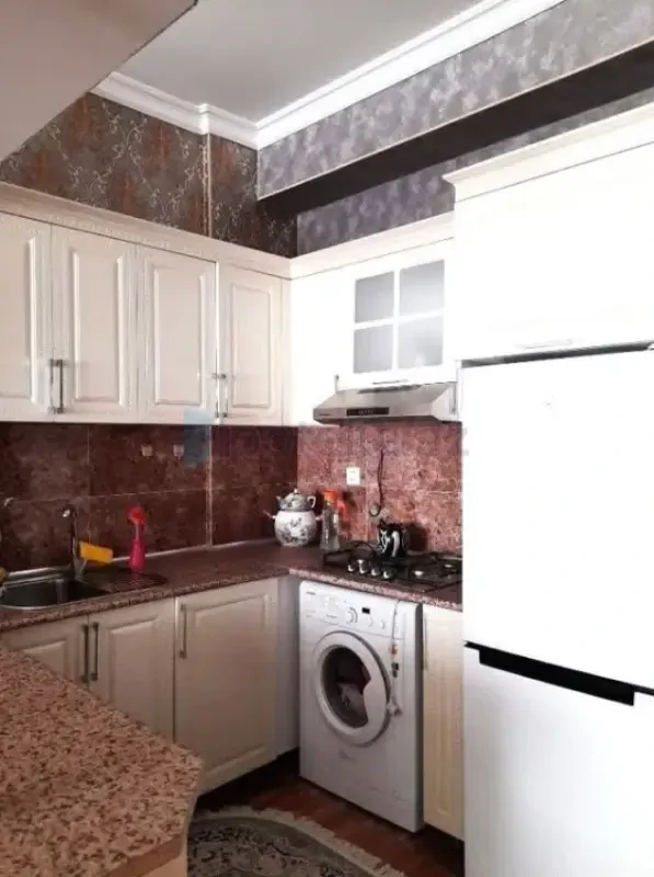 Satılır 3 otaqlı köhnə tikili 85 m²