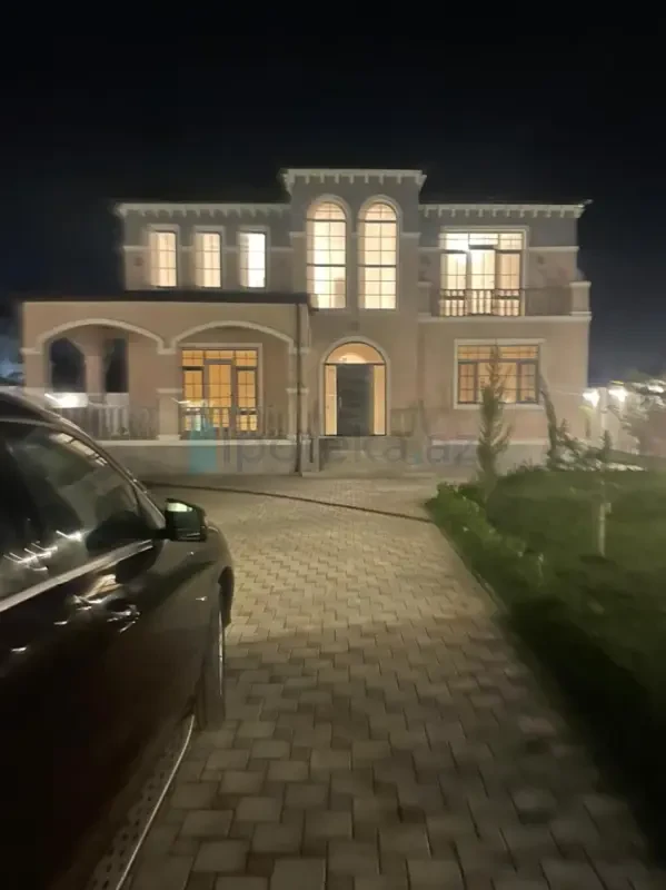 Satılır 6 otaqlı mənzil 260 m²