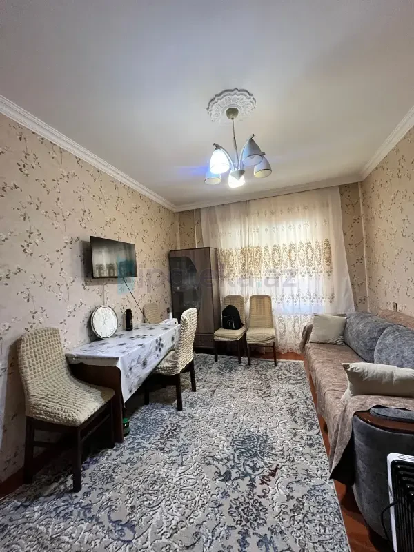 Satılır 3 otaqlı köhnə tikili 71.5 m²