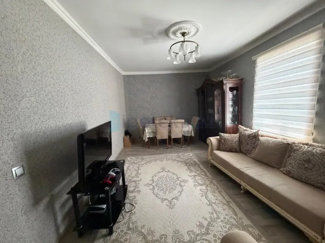 Satılır 5 otaqlı həyət evi 150 m²