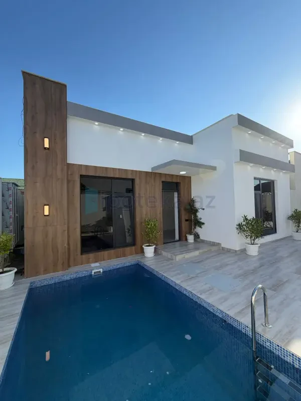 Satılır 4 otaqlı mənzil 135 m²