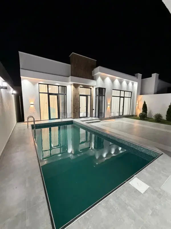 Satılır 4 otaqlı mənzil 140 m²