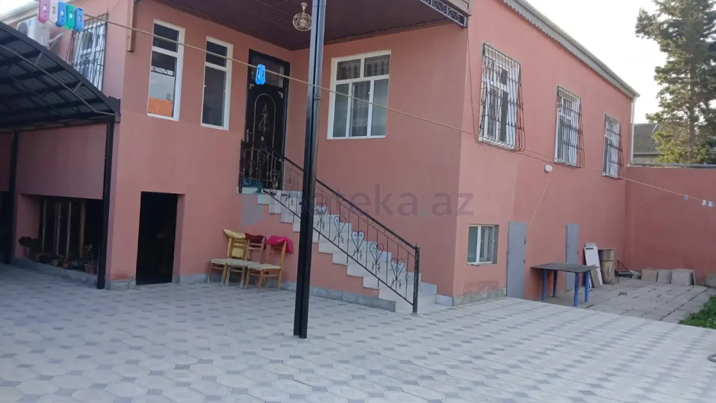 Satılır 6 otaqlı həyət evi 240 m²