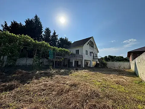 Satılır 5 otaqlı həyət evi 200 m² — Bakı 5 otaq 200.00 m²